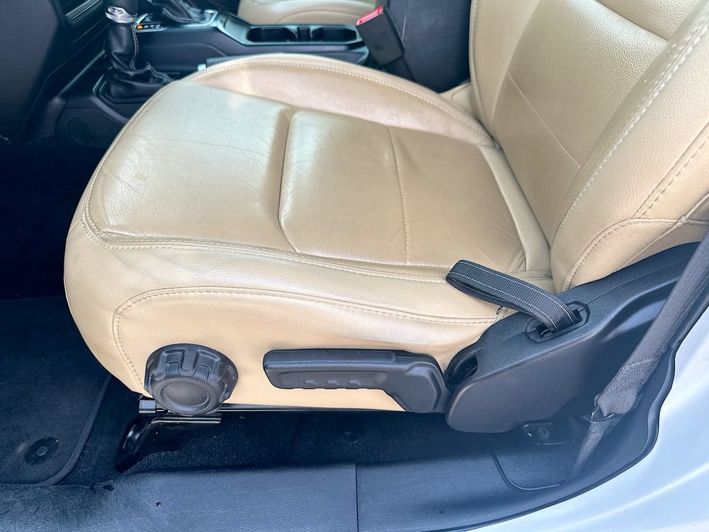 Used 2019 Jeep Wrangler Unlimited Sahara w/ Quick Order Package 24M Moab AWD/4WD image 9