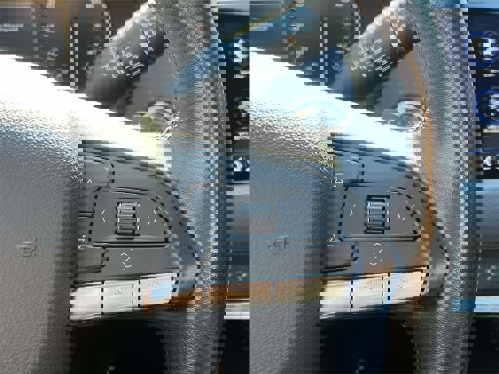 Used 2023 Cadillac XT4 Luxury w/ Cold Weather Package image 24