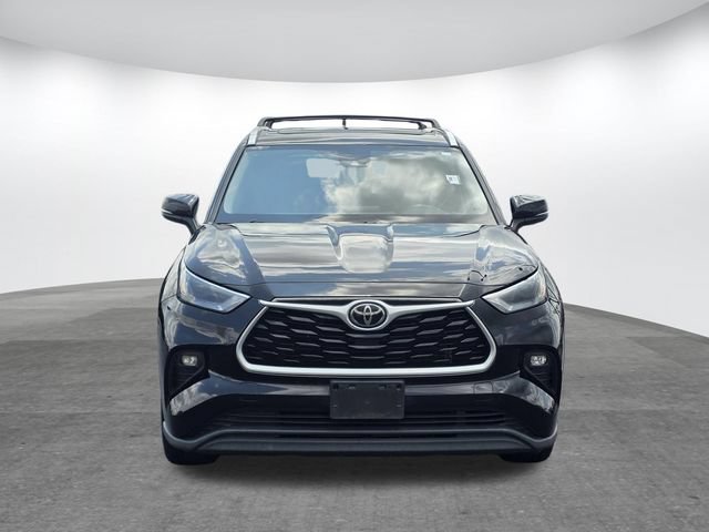 Used 2022 Toyota Highlander XLE FWD video 2