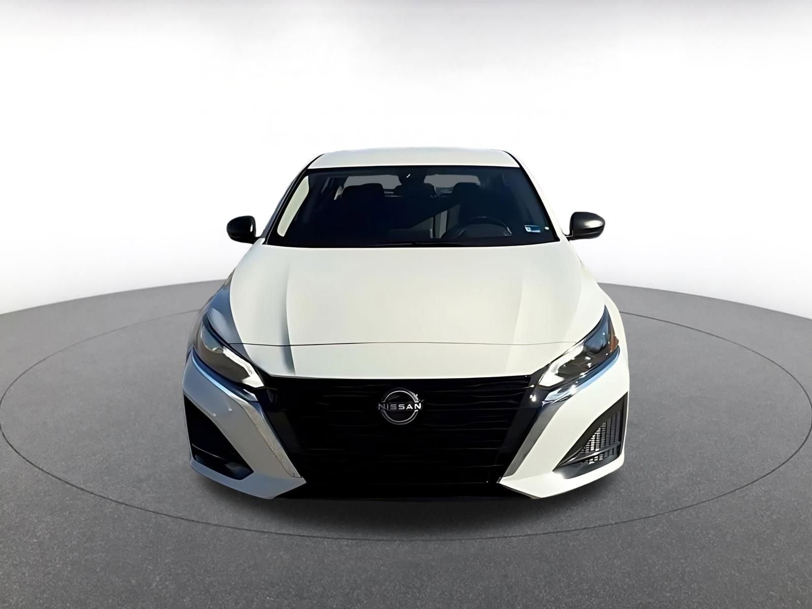 Used 2025 Nissan Altima 2.5 SV image 4