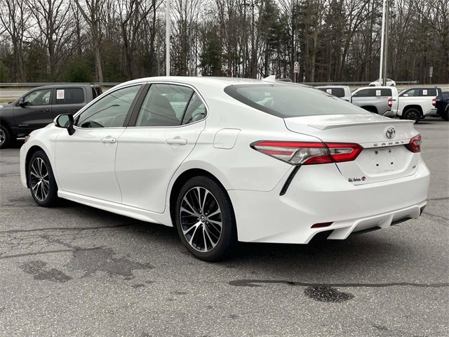 Used 2019 Toyota Camry SE image 3