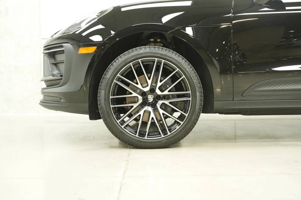 New 2026 Porsche Macan AWD/4WD image 44
