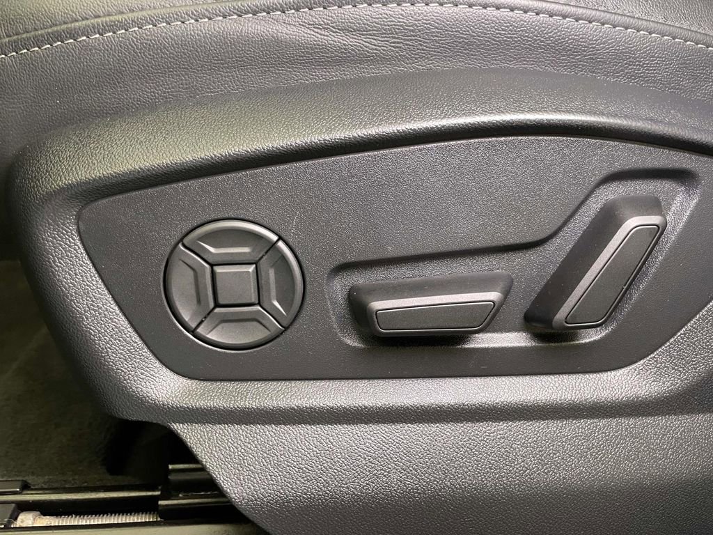 Certified 2025 Audi Q7 3.0T Premium Plus image 17