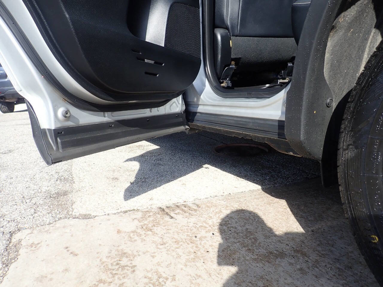 Used 2014 Toyota RAV4 Limited image 16