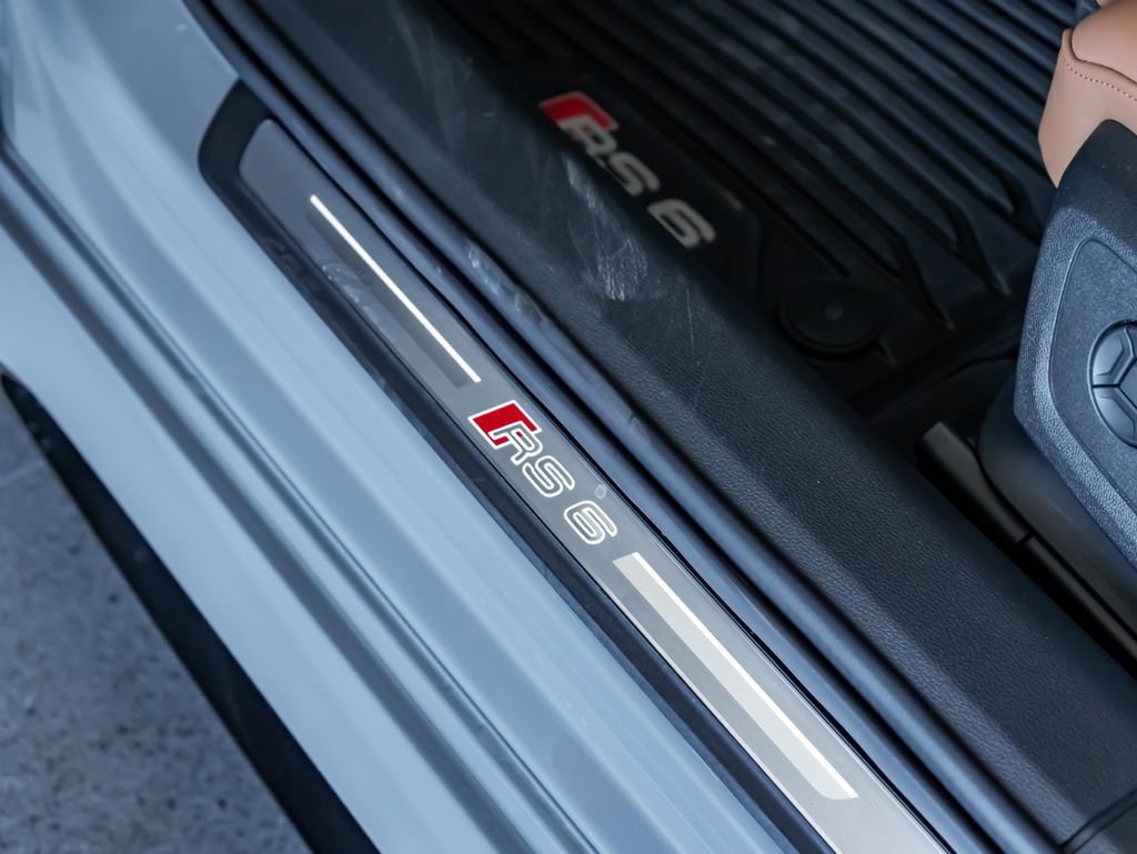 Used 2024 Audi RS 6 performance image 14
