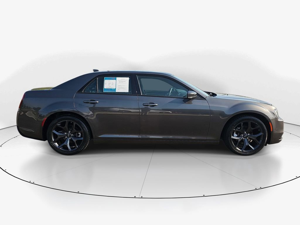 Used 2023 Chrysler 300 S RWD image 4
