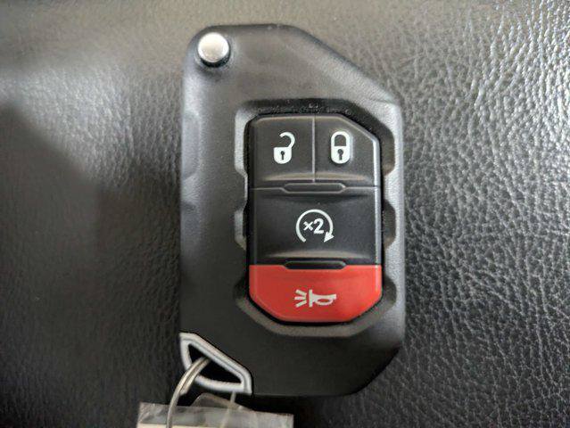 Certified 2022 Jeep Gladiator Sport AWD/4WD image 30