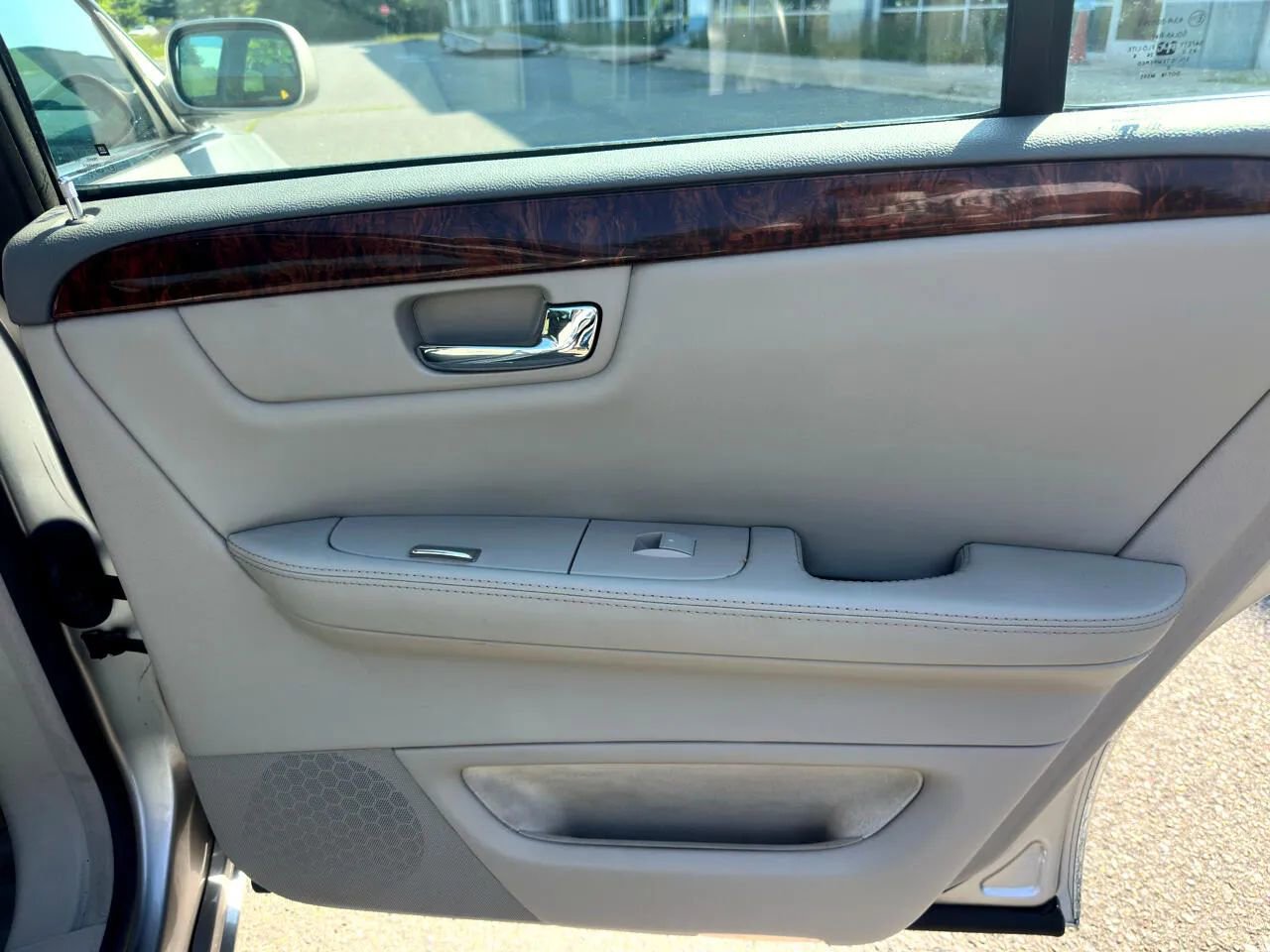 Used 2006 Cadillac DTS Performance w/ Sun And Sound Package image 11