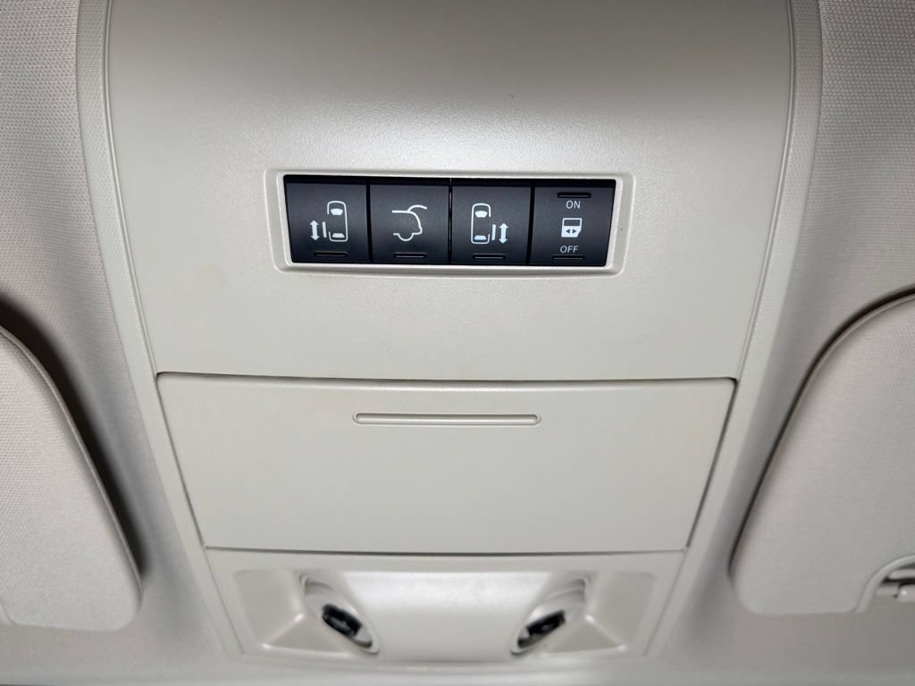 Used 2014 Chrysler Town & Country Touring-L w/ Driver Convenience Group FWD image 15