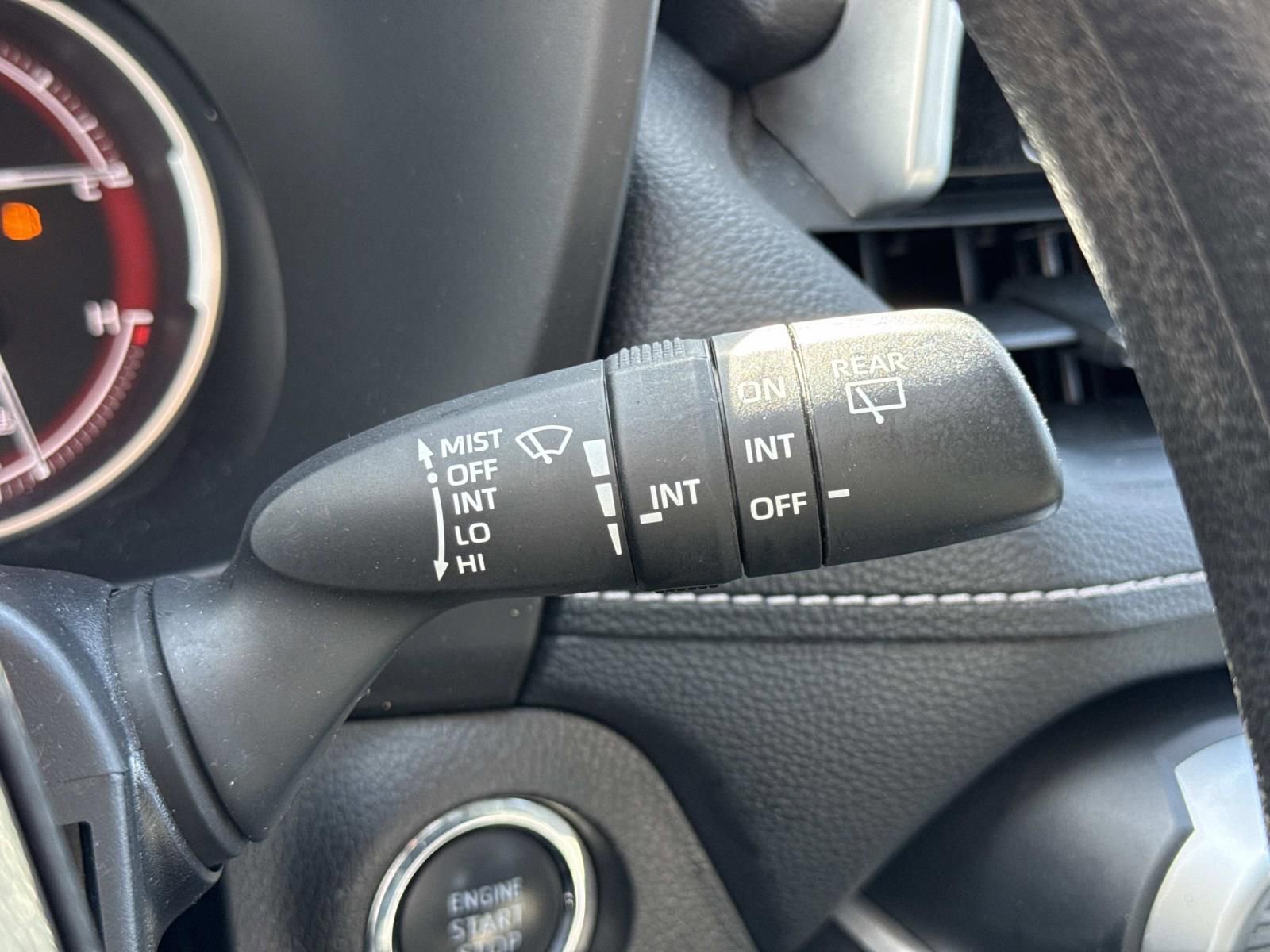 Used 2025 Toyota RAV4 XLE AWD/4WD image 15