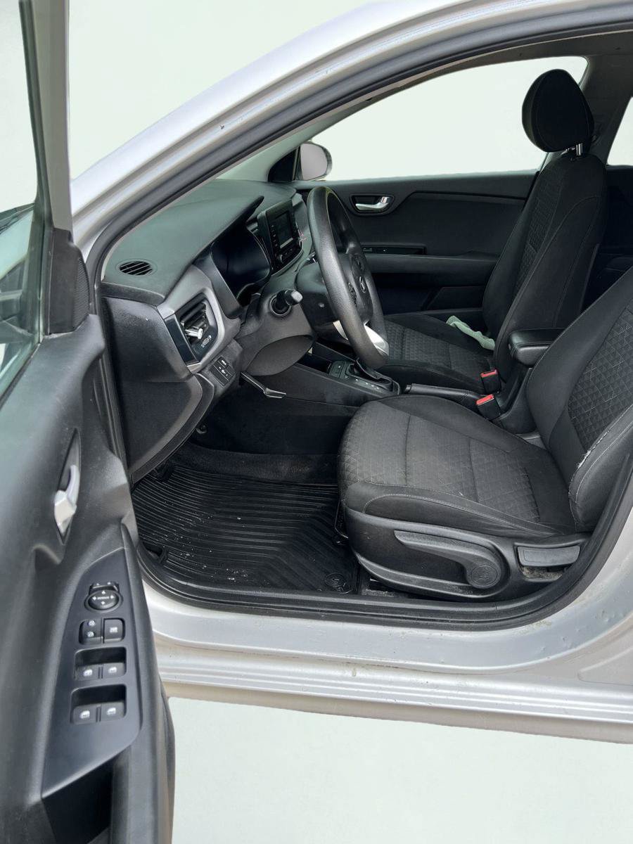 Used 2018 Kia Rio S FWD image 3