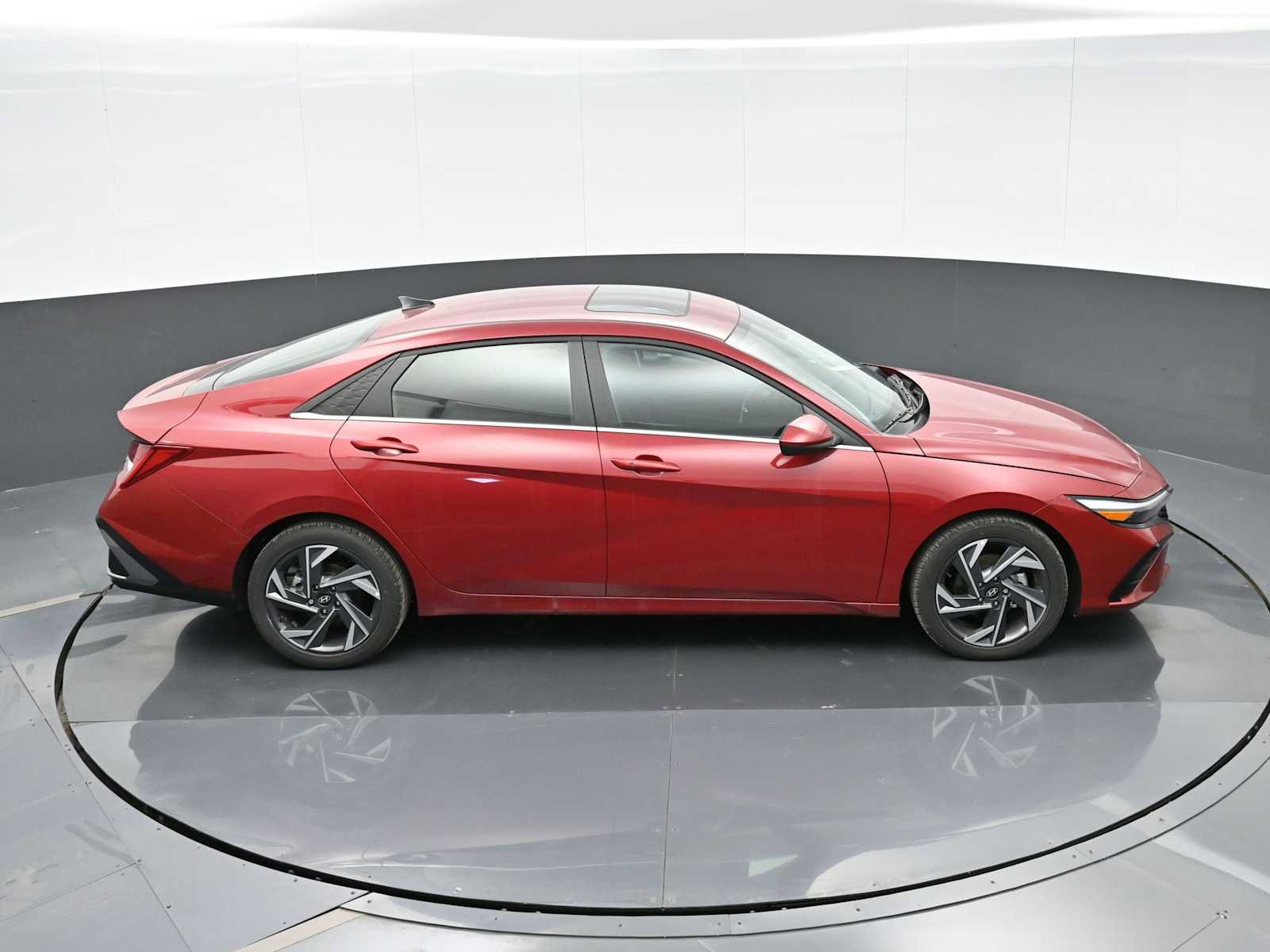 Certified 2024 Hyundai Elantra SEL w/ Convenience Package image 26