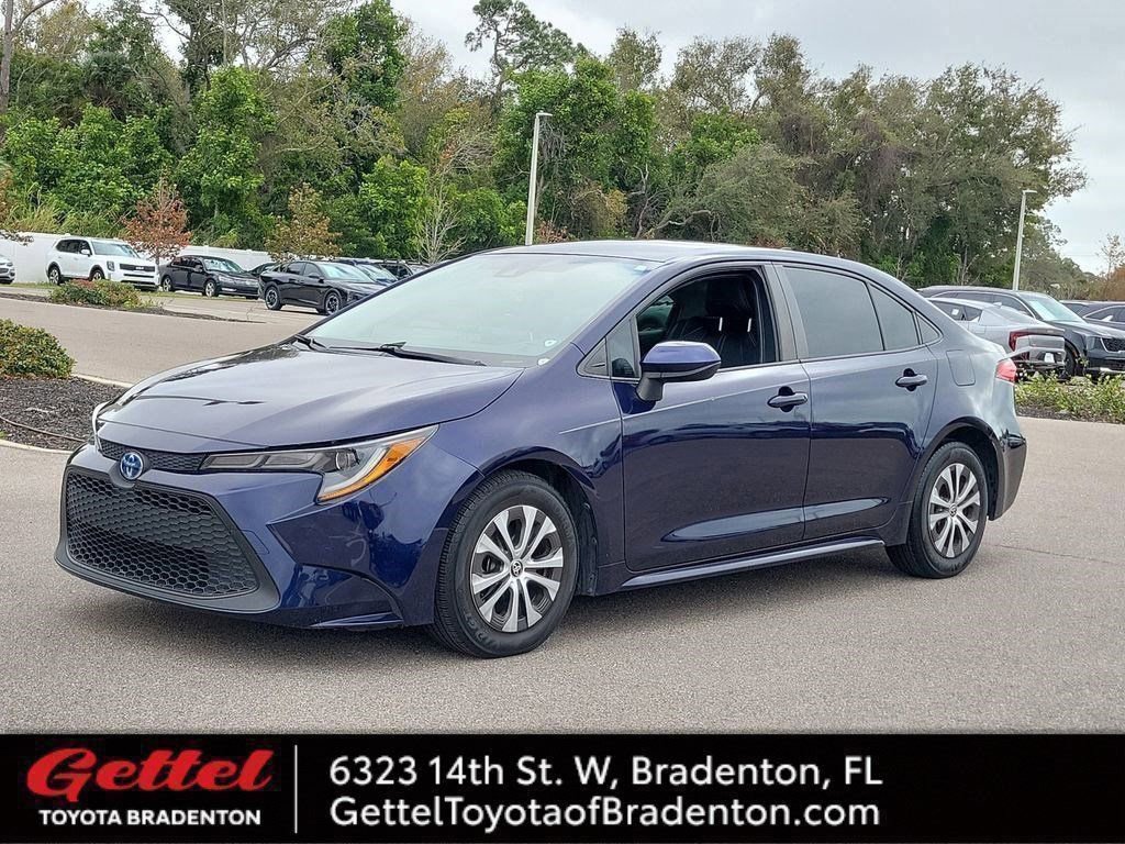 Certified 2022 Toyota Corolla LE image 33