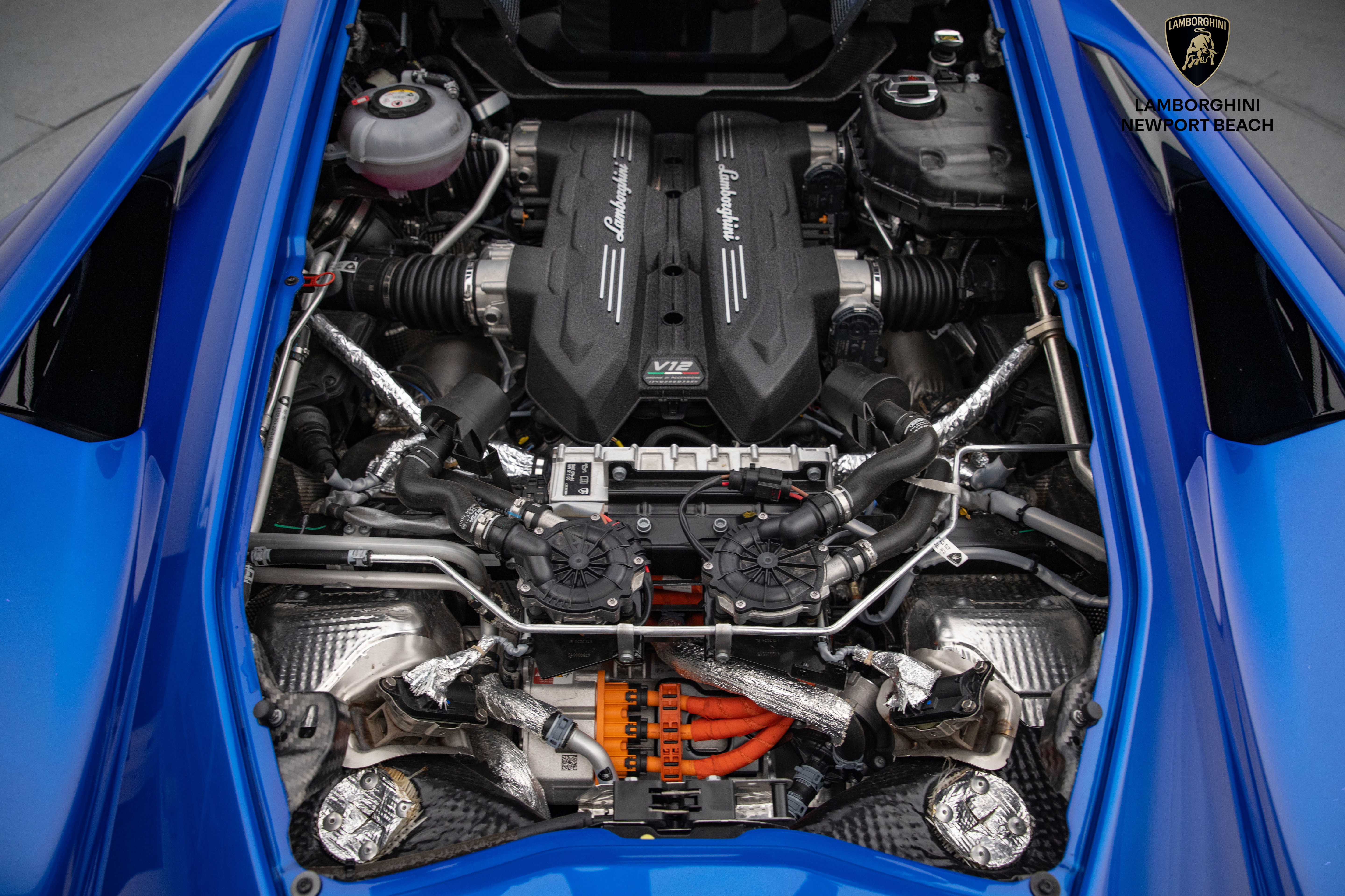Used 2024 Lamborghini Revuelto image 27