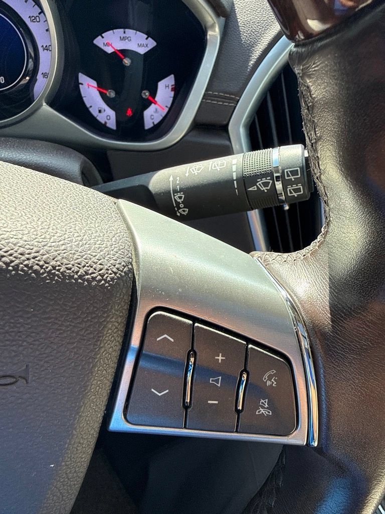 Used 2011 Cadillac SRX Luxury FWD image 6
