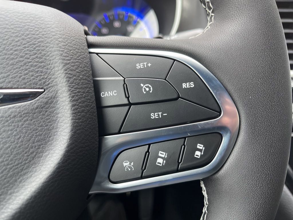 New 2026 Chrysler Pacifica Select image 28