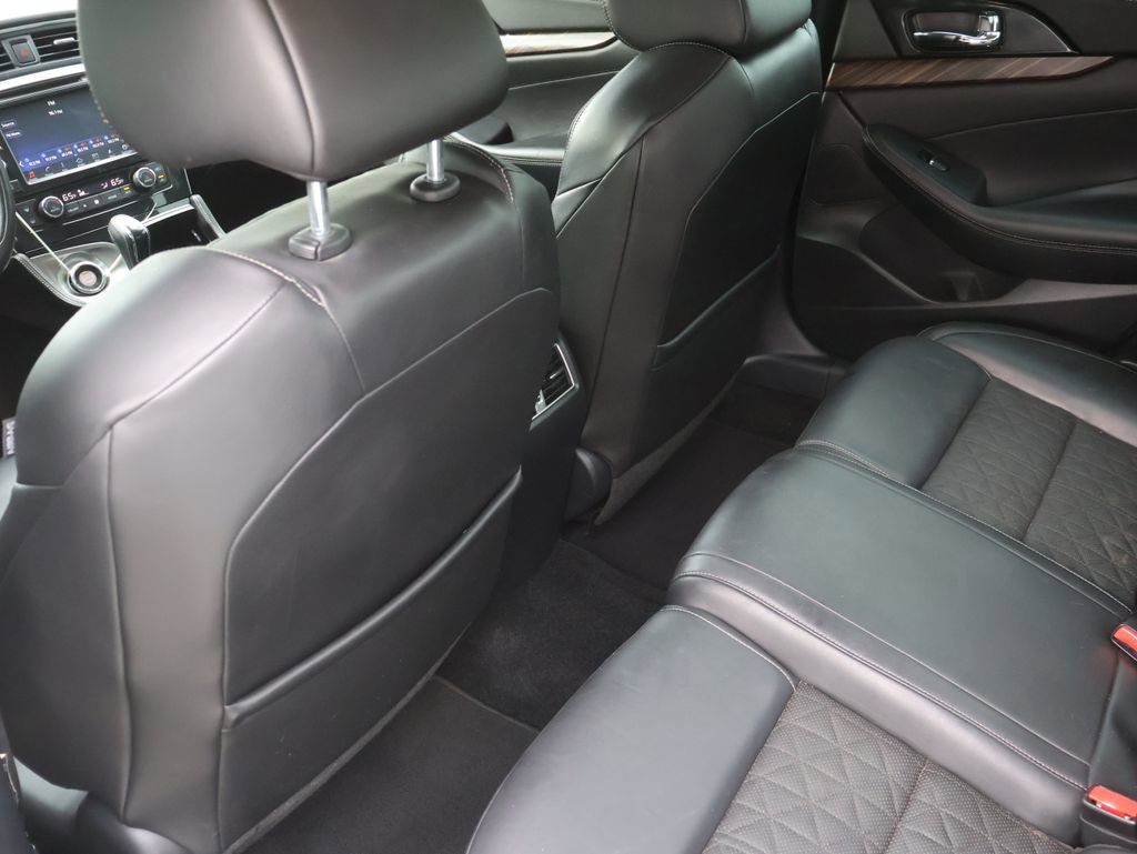 Used 2017 Nissan Maxima Platinum image 11