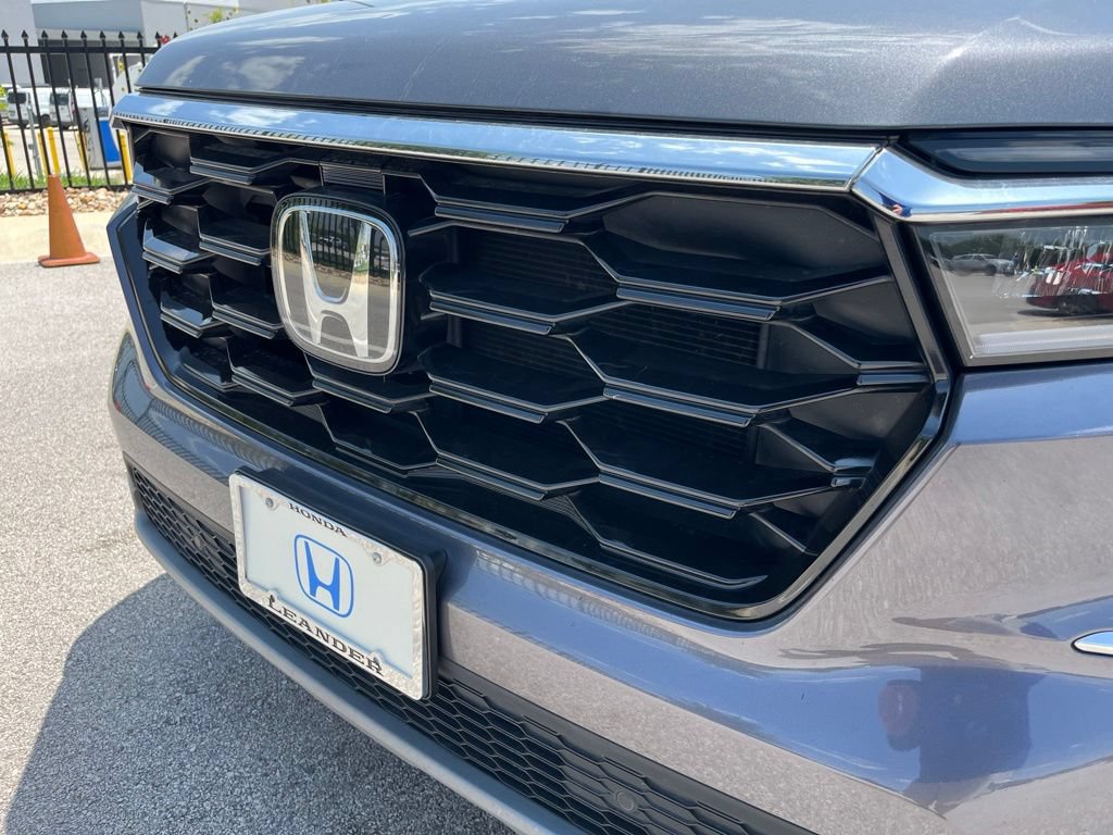 Certified 2025 Honda Pilot Touring image 16