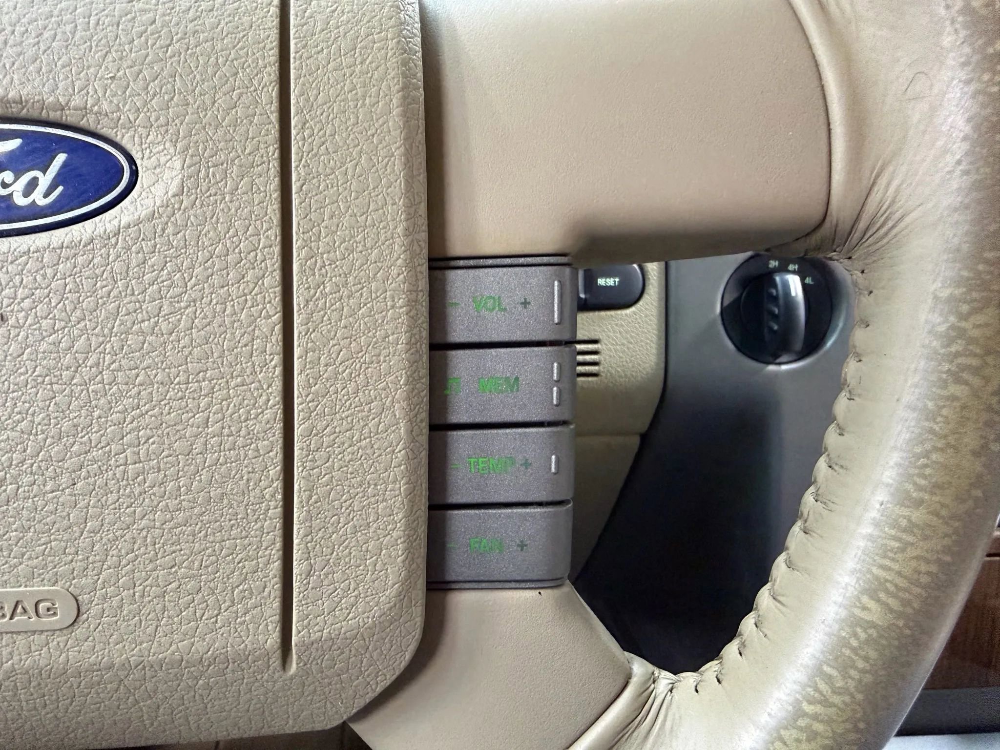 Used 2004 Ford F150 Lariat AWD/4WD image 28