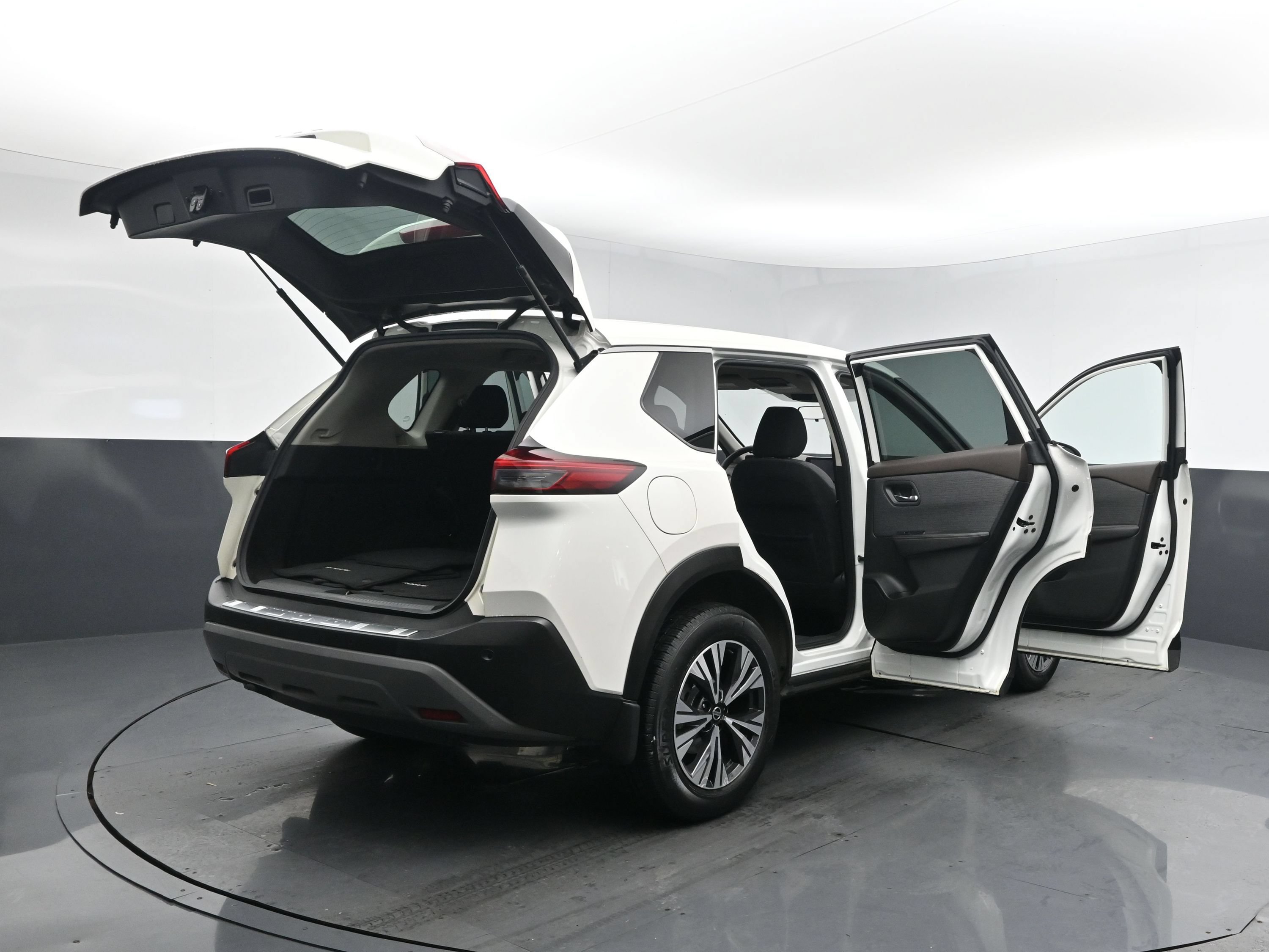 Used 2021 Nissan Rogue SV AWD/4WD image 25