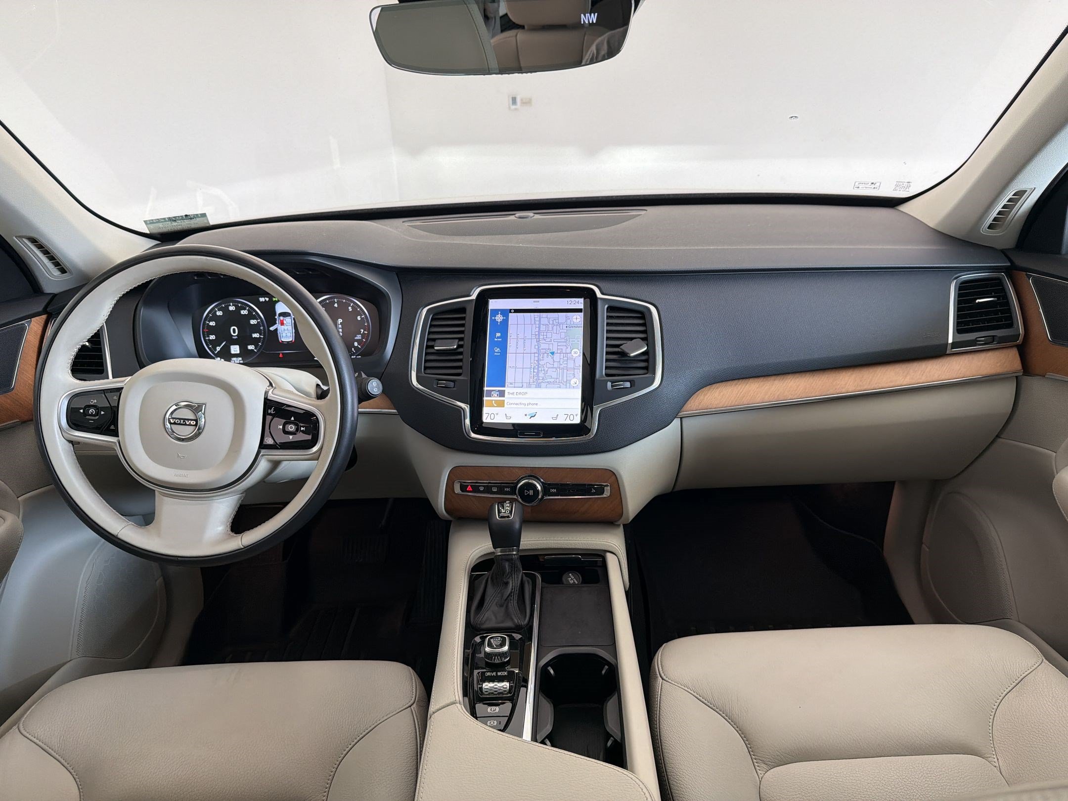 Used 2021 Volvo XC90 T6 Momentum AWD/4WD image 16