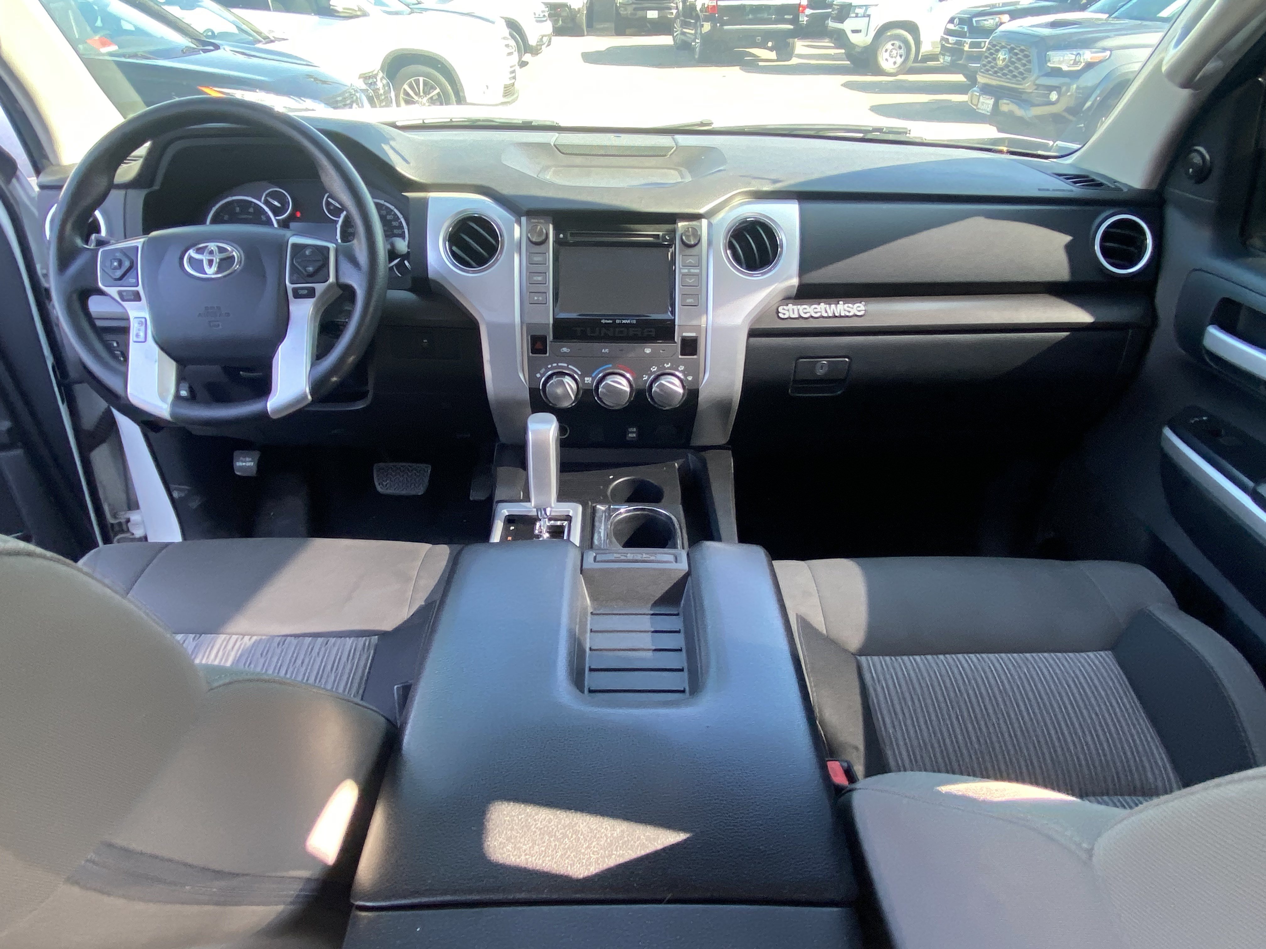 Used 2017 Toyota Tundra SR5 w/ SR5 Upgrade Package RWD image 20