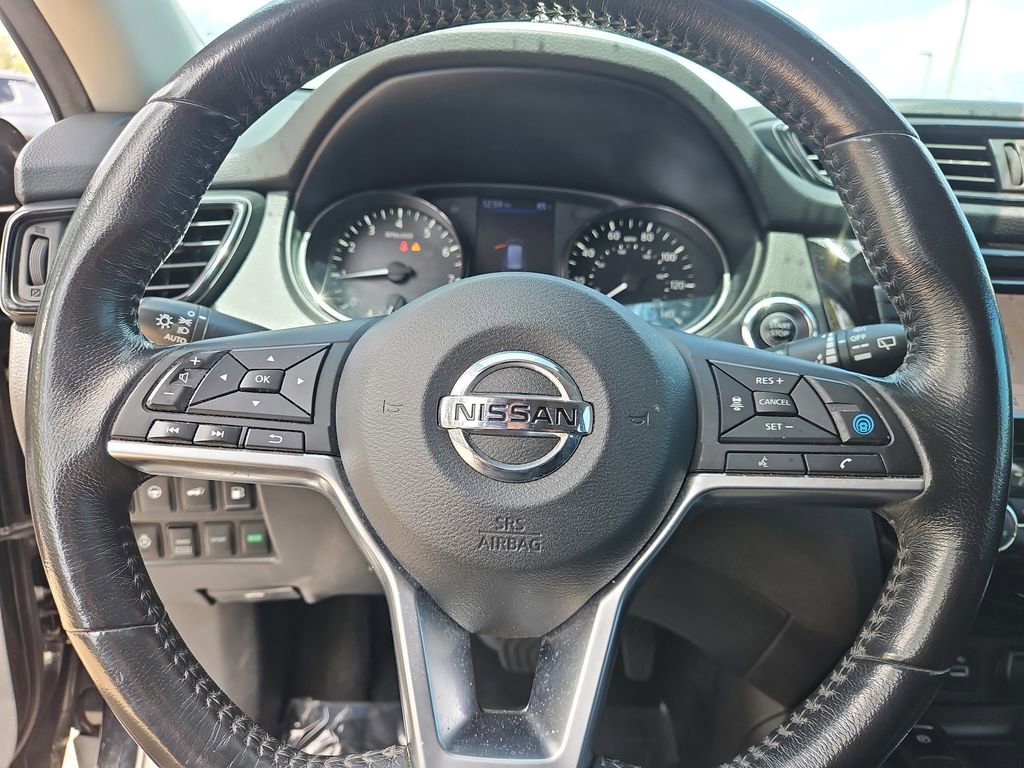 Used 2019 Nissan Rogue SV w/ Premium Package image 22