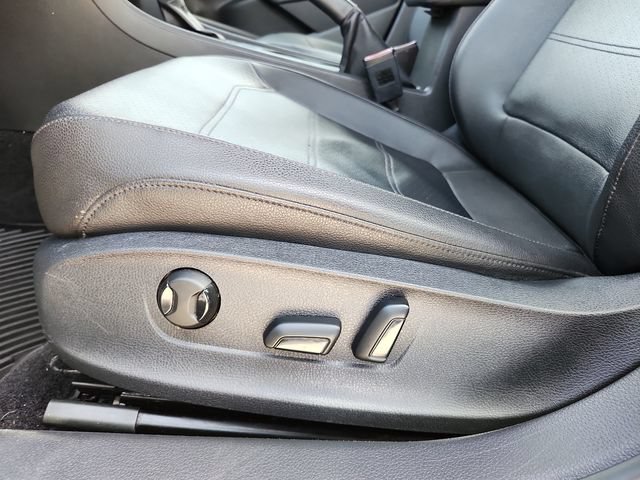 Used 2016 Volkswagen Passat 1.8T R-Line w/ R-Line Lighting Package FWD image 25