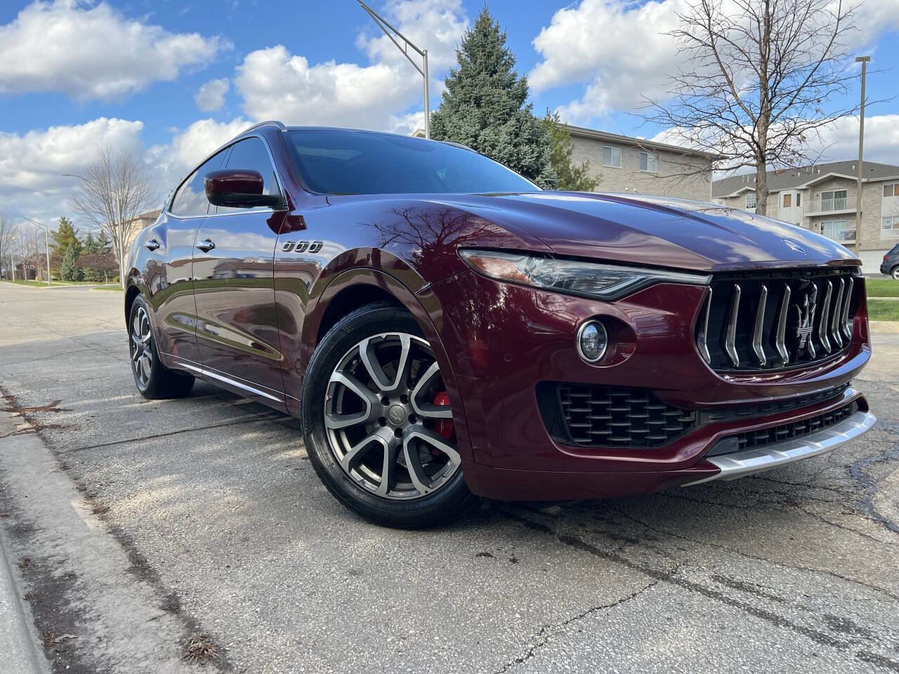 Used 2017 Maserati Levante w/ Luxury Package AWD/4WD image 1