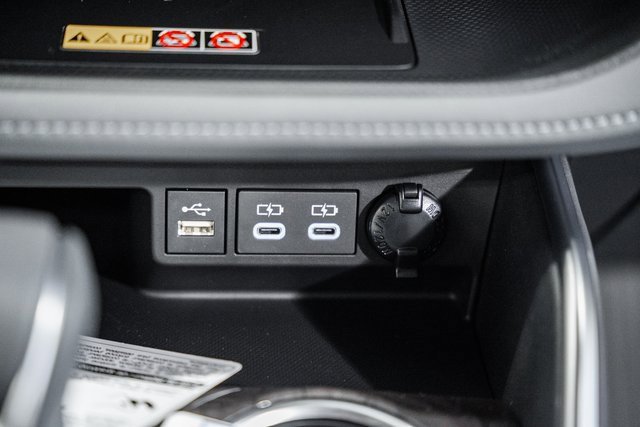 New 2026 Toyota Highlander Platinum image 25