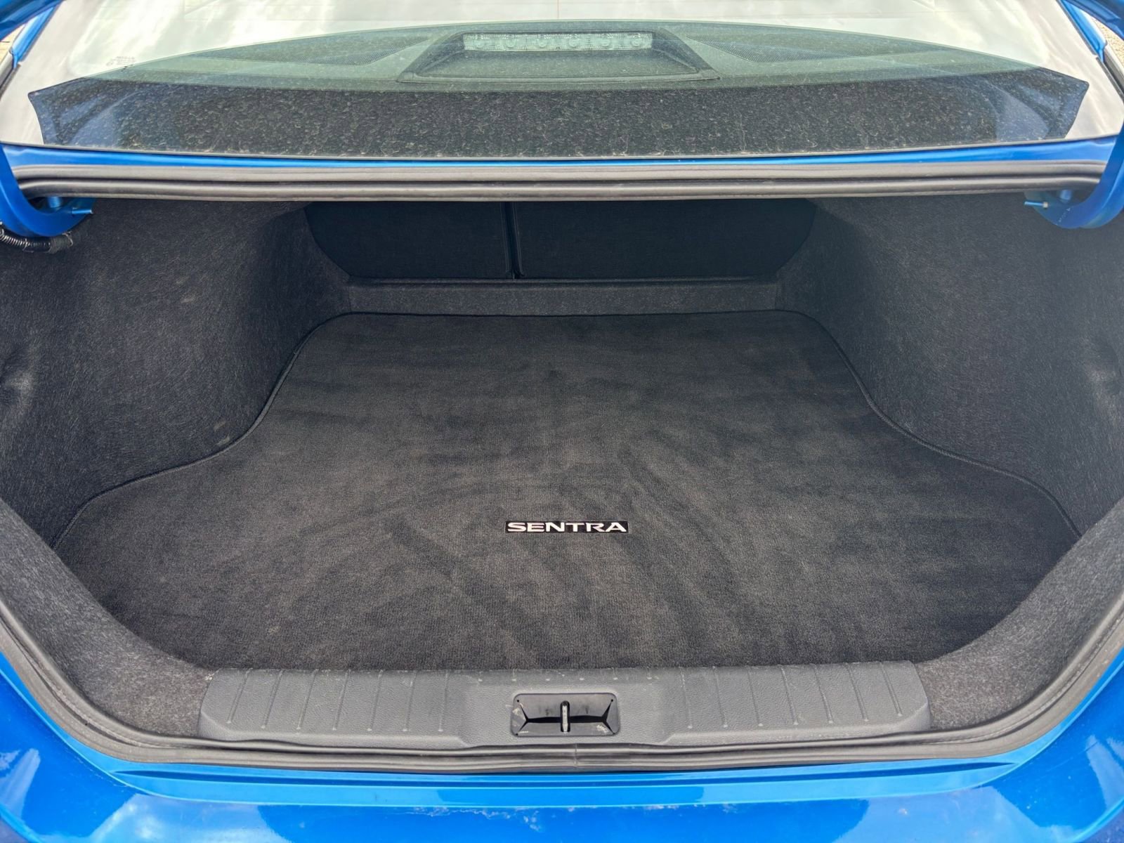 Used 2025 Nissan Sentra SV FWD image 29