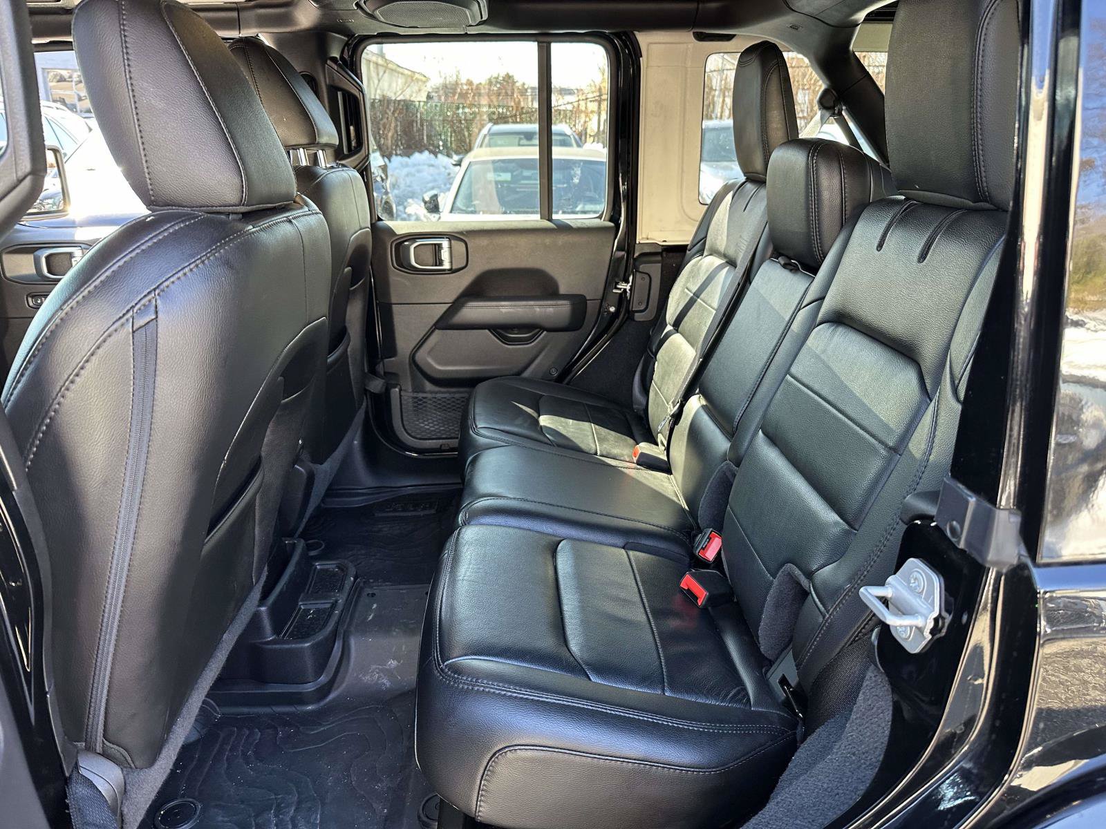 Used 2021 Jeep Wrangler Unlimited Sahara AWD/4WD image 17