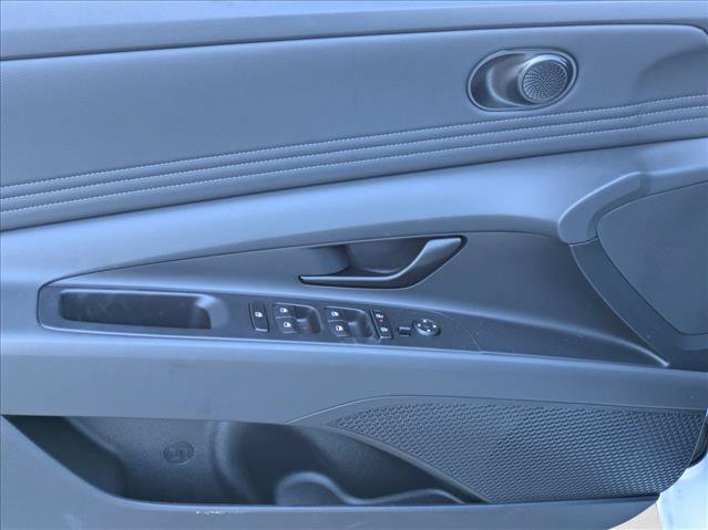 New 2026 Hyundai Elantra SEL Sport FWD image 16