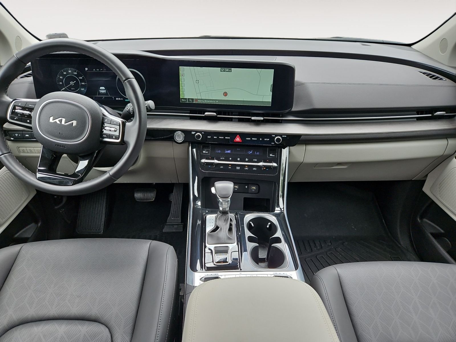 Used 2024 Kia Carnival SX FWD image 10