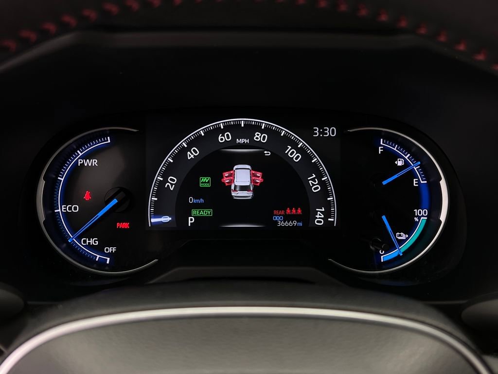 Used 2023 Toyota RAV4 SE w/ Weather & Moonroof Package image 18