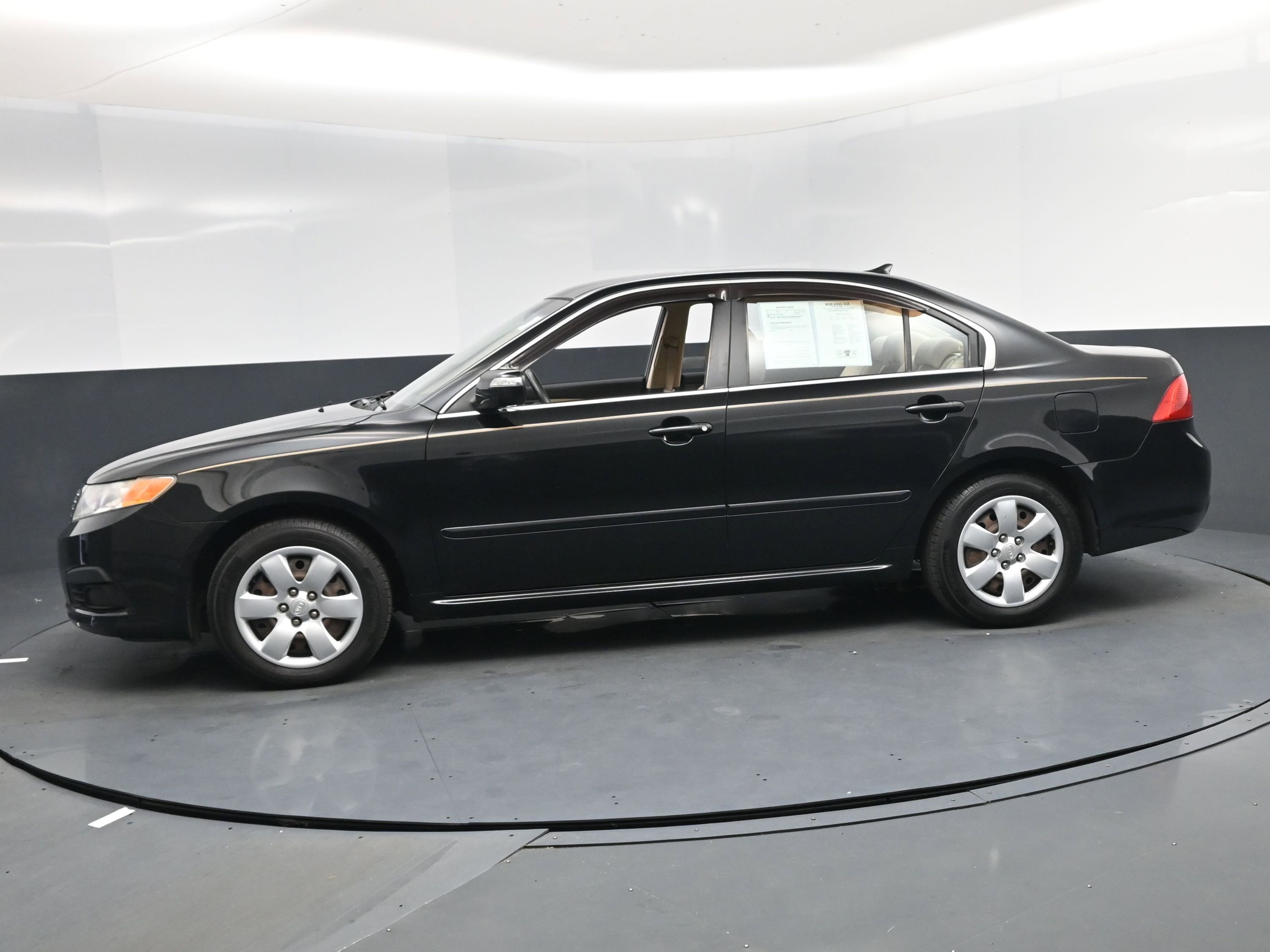 Used 2009 Kia Optima LX image 3