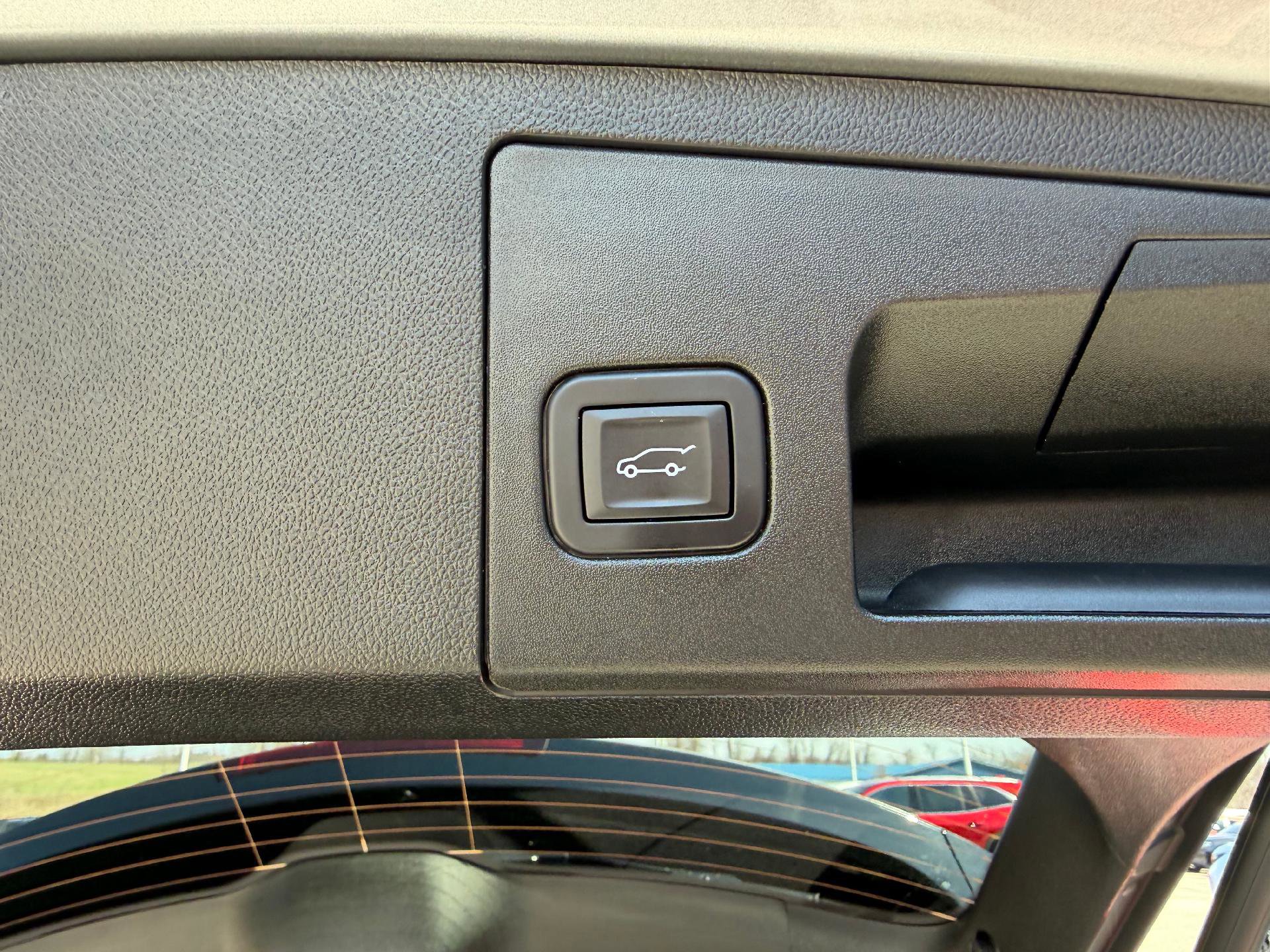 Certified 2025 Cadillac XT4 Premium Luxury w/ Cold Weather Package image 13