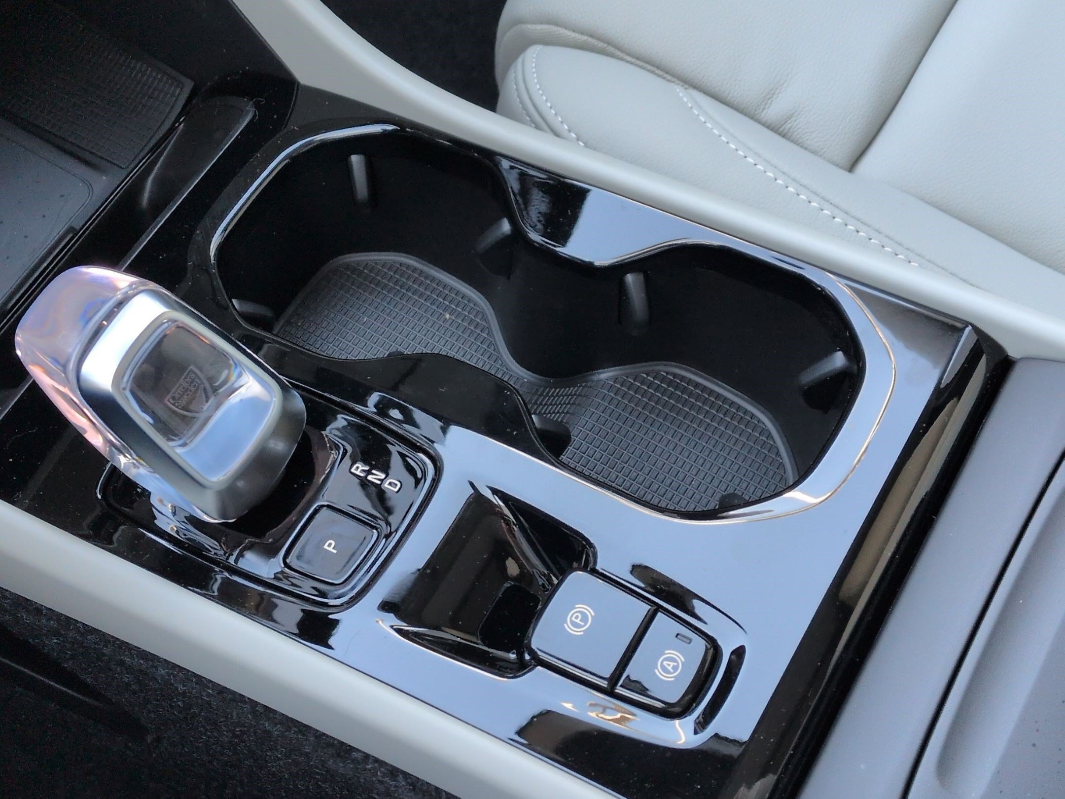 New 2026 Volvo XC40 B5 Plus w/ Climate Package image 13