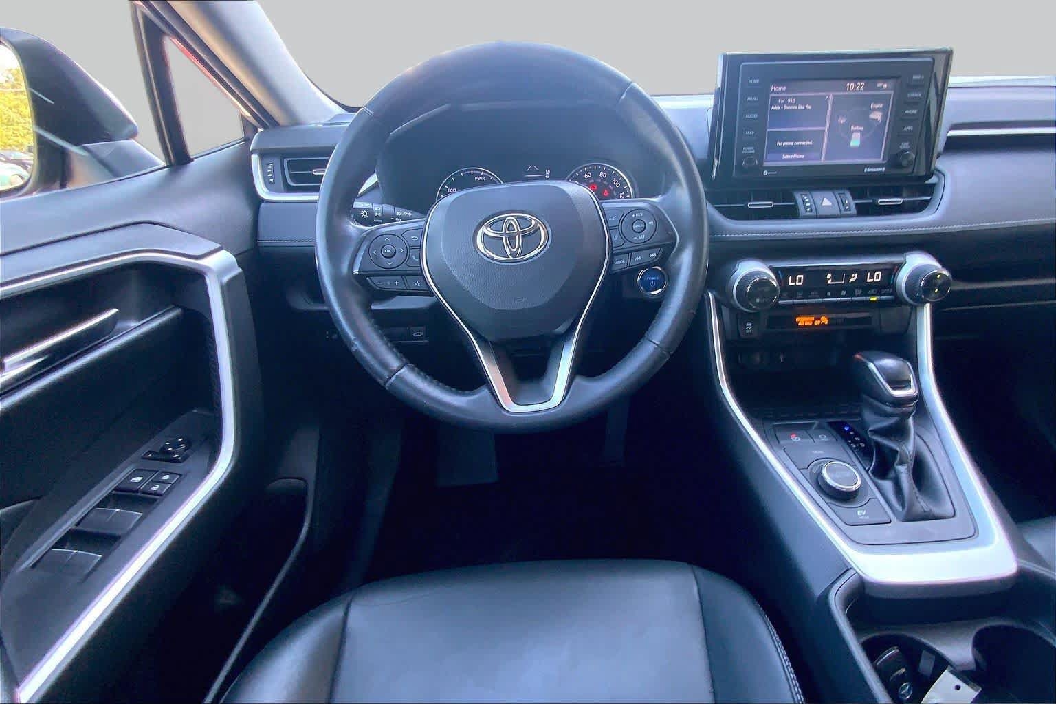 Used 2021 Toyota RAV4 XLE Premium AWD/4WD image 6
