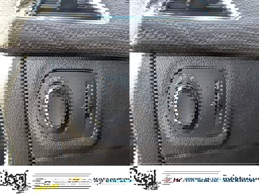 Used 2017 Chevrolet Cruze LT w/ Convenience Package image 25