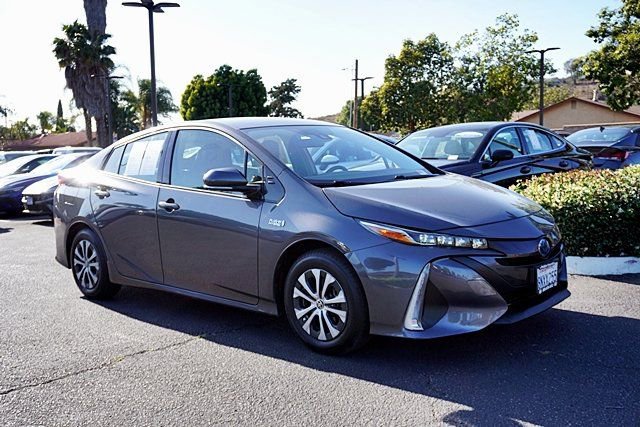 Used 2020 Toyota Prius Prime XLE FWD image 6