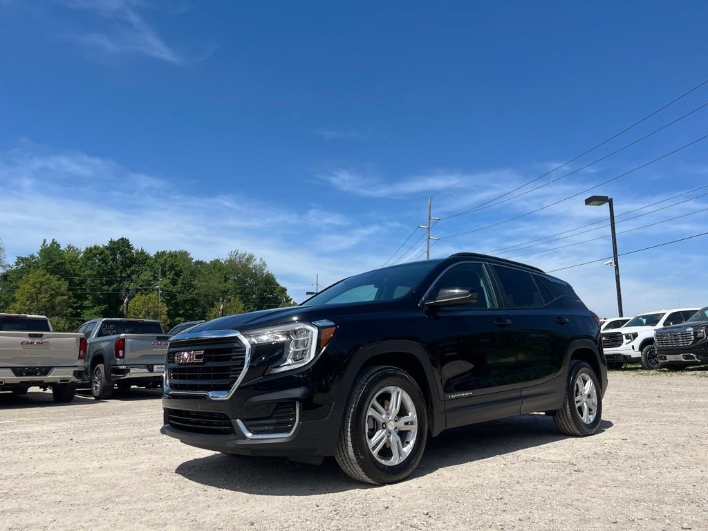 Used 2024 GMC Terrain SLE w/ Driver Convenience Package AWD/4WD image 2