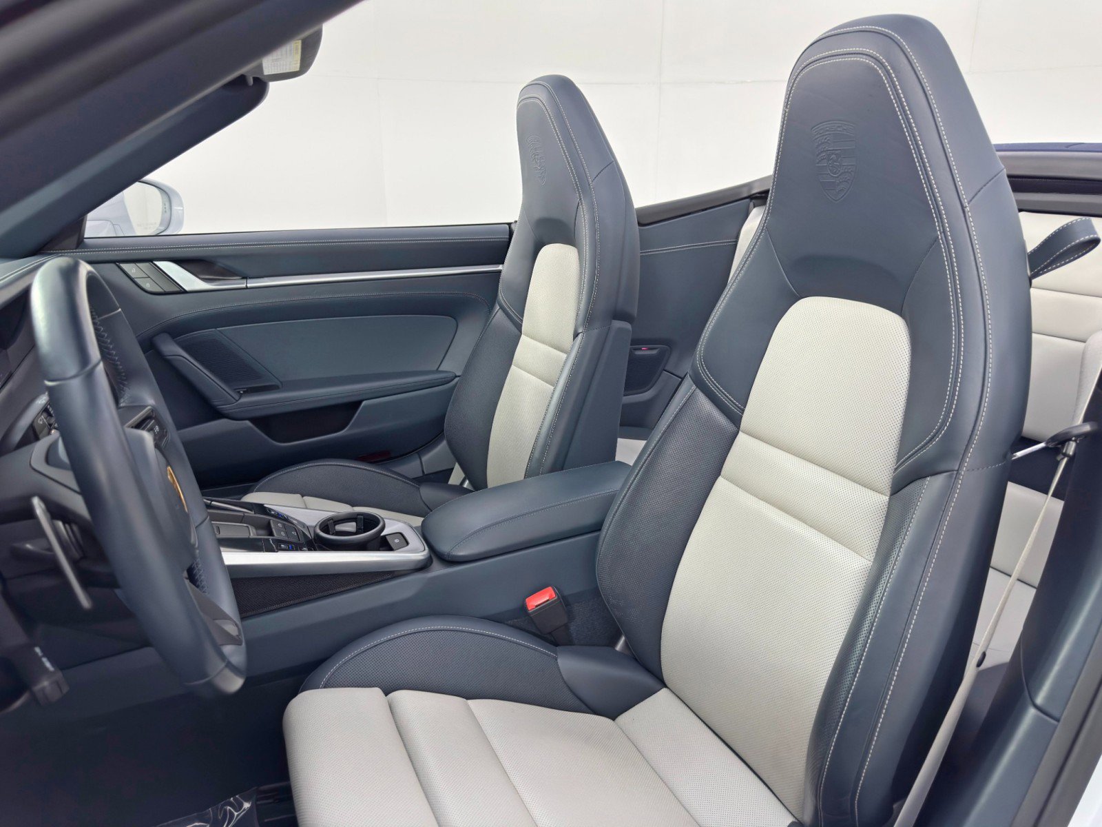 Used 2022 Porsche 911 Carrera image 35