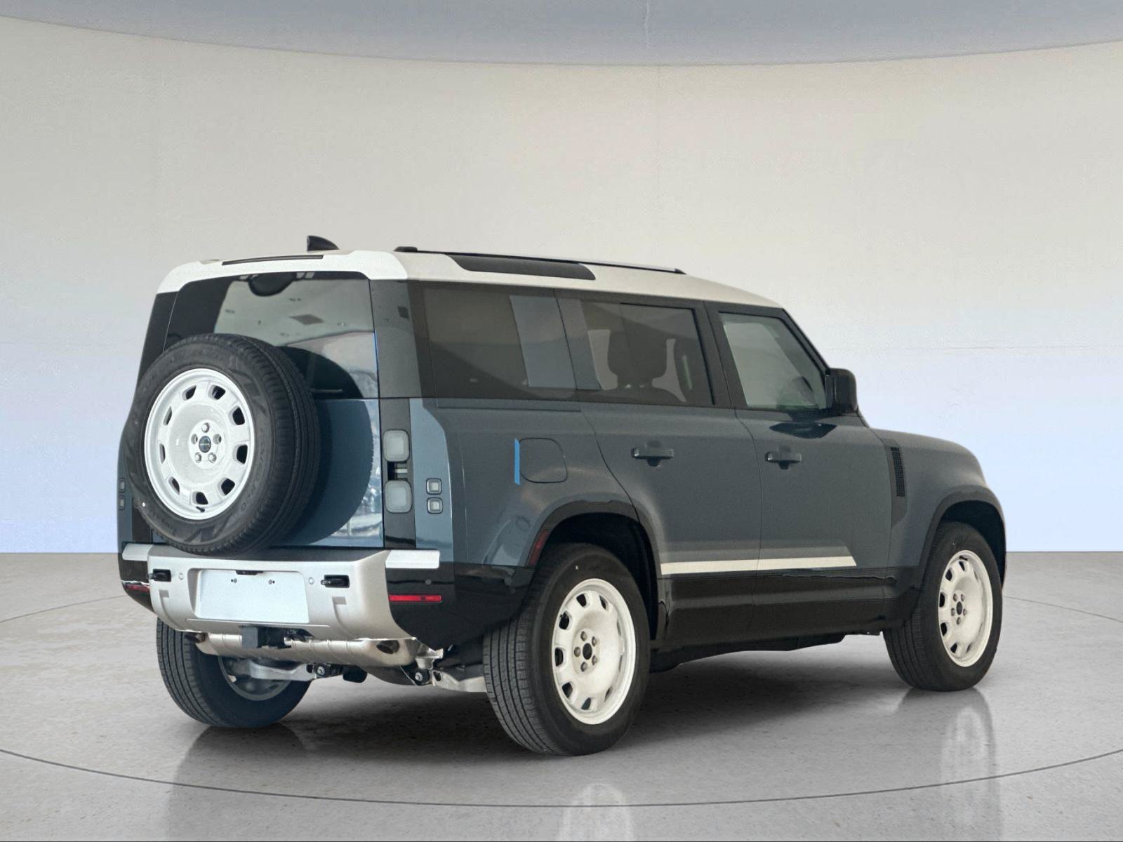 New 2026 Land Rover Defender 110 X-Dynamic SE AWD/4WD image 6