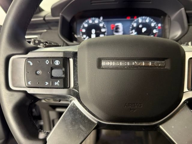 Used 2025 Land Rover Discovery S AWD/4WD image 18