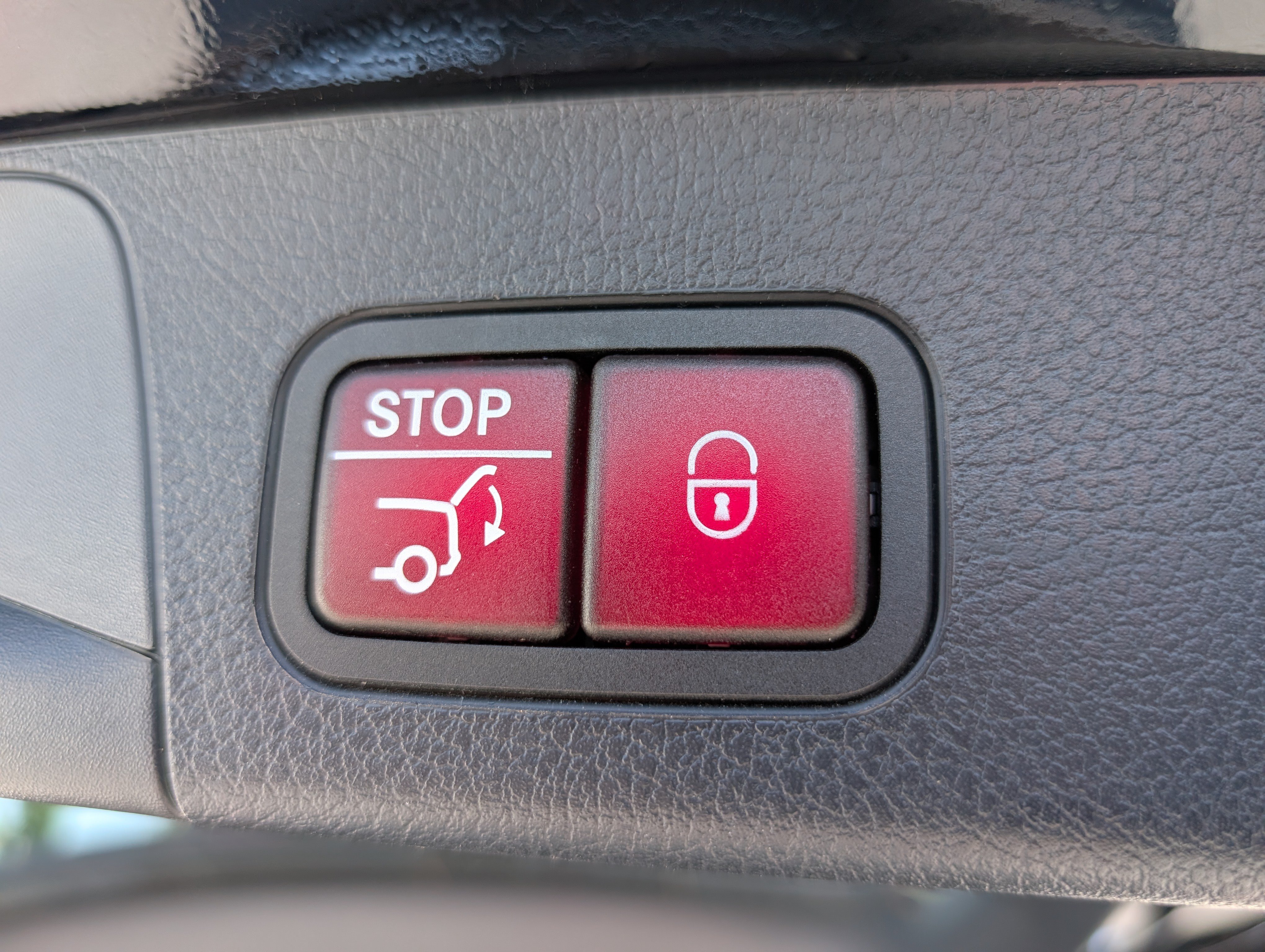 Used 2024 Mercedes-Benz GLB 250 4MATIC image 13