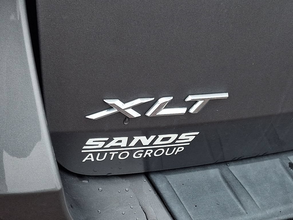 Used 2022 Ford Explorer XLT w/ Equipment Group 202A AWD/4WD image 33