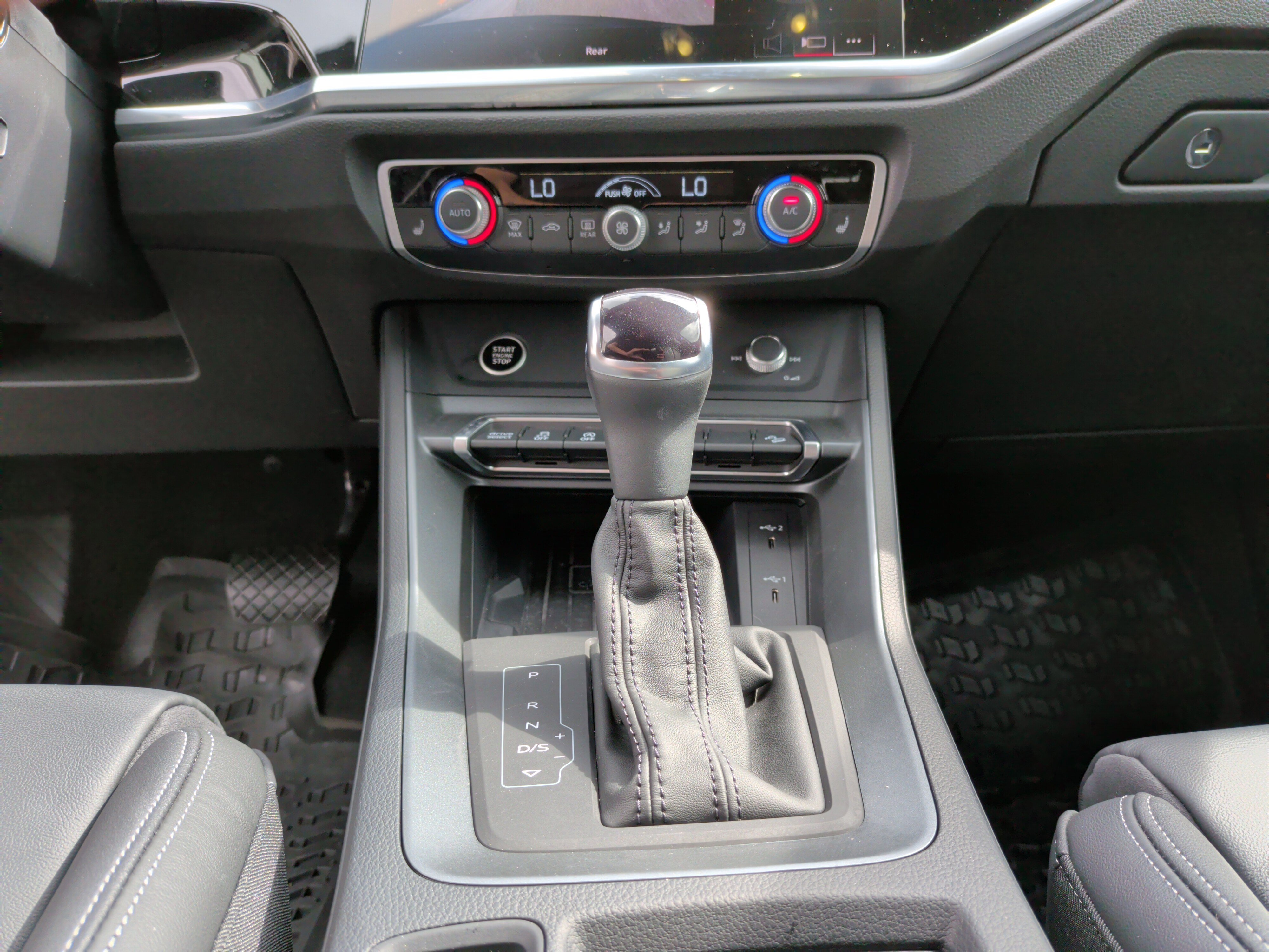 Certified 2025 Audi Q3 2.0T Premium w/ Convenience Package image 30