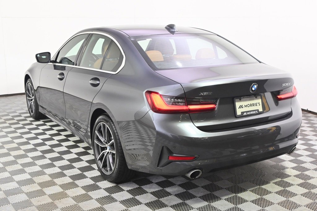 Used 2022 BMW 330i xDrive Sedan w/ Driving Assistance Package image 3