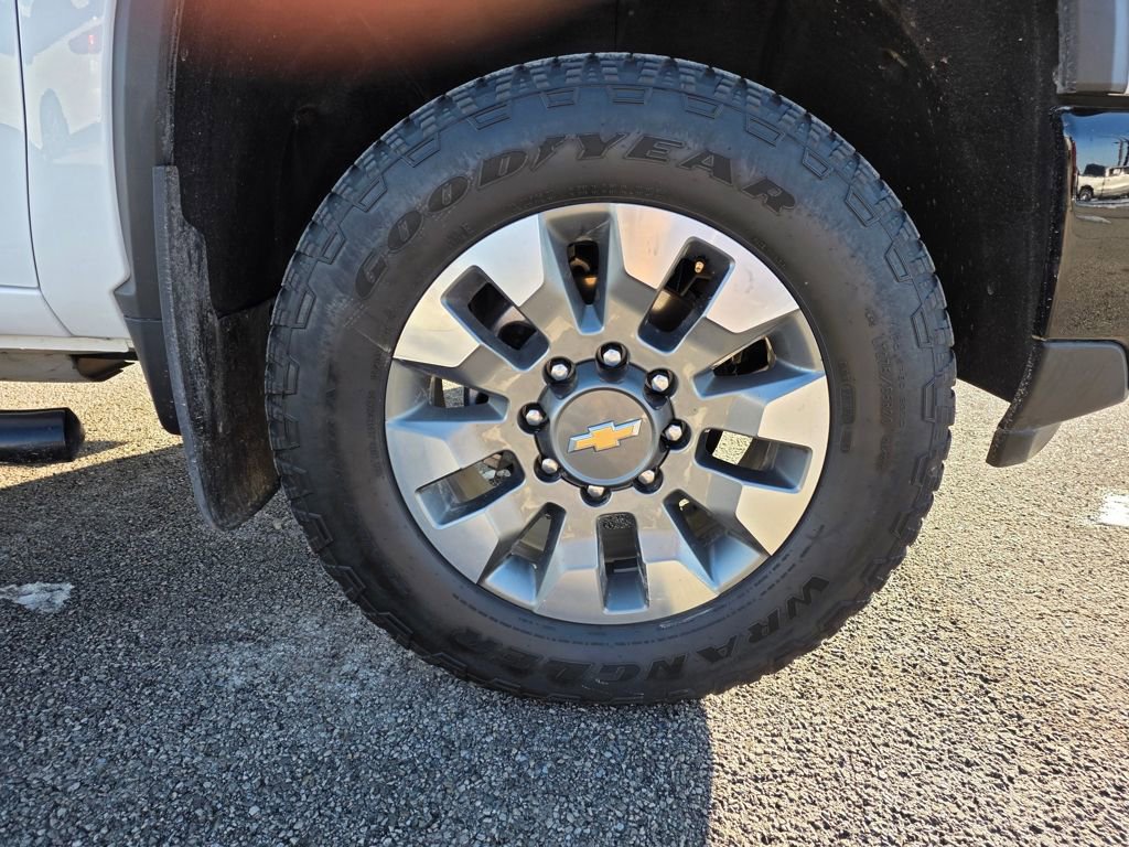 Used 2025 Chevrolet Silverado 2500 Custom w/ Custom Value Package image 30